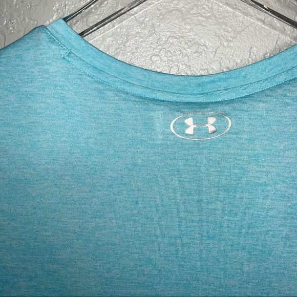 Under Armour short sleeve baby blue Loose Coupe  top - Picture 7 of 8